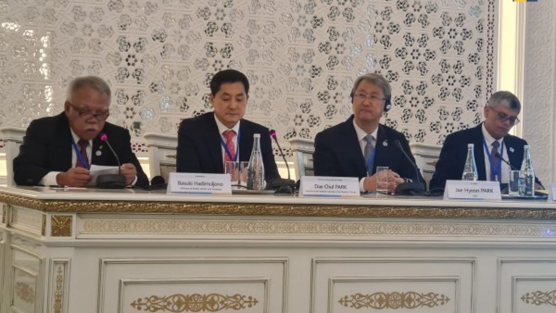 hadiri-k-waters-side-event-global-water-leaders-seminar-menteri-basuki-tekankan-smart-water-management-31706139-2107-4cfc-88ce-fdf465965678