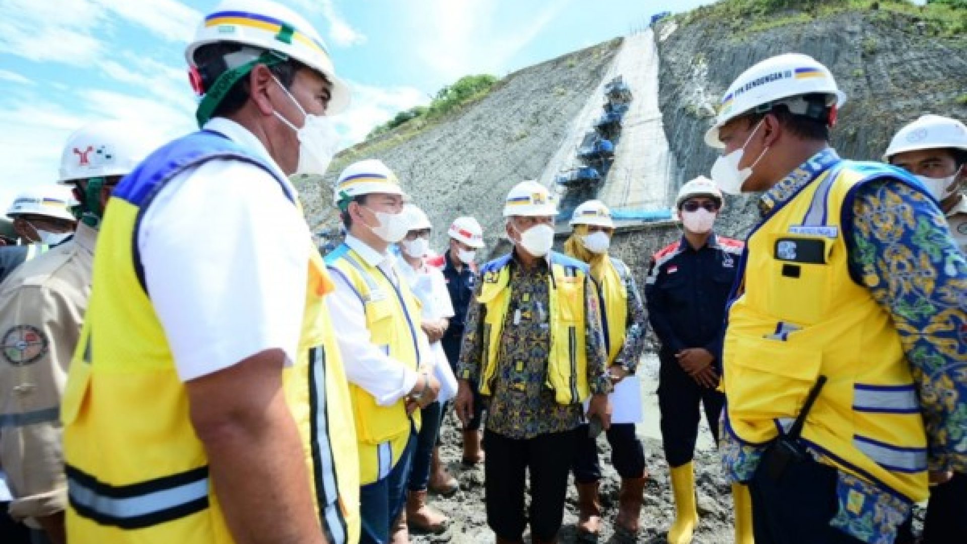 menteri-basuki-targetkan-bendungan-rukoh-aceh-rampung-2023-untuk-irigasi-dan-pengendalian-banjir-bca31f53-c796-4c28-85d5-3c867fa03886