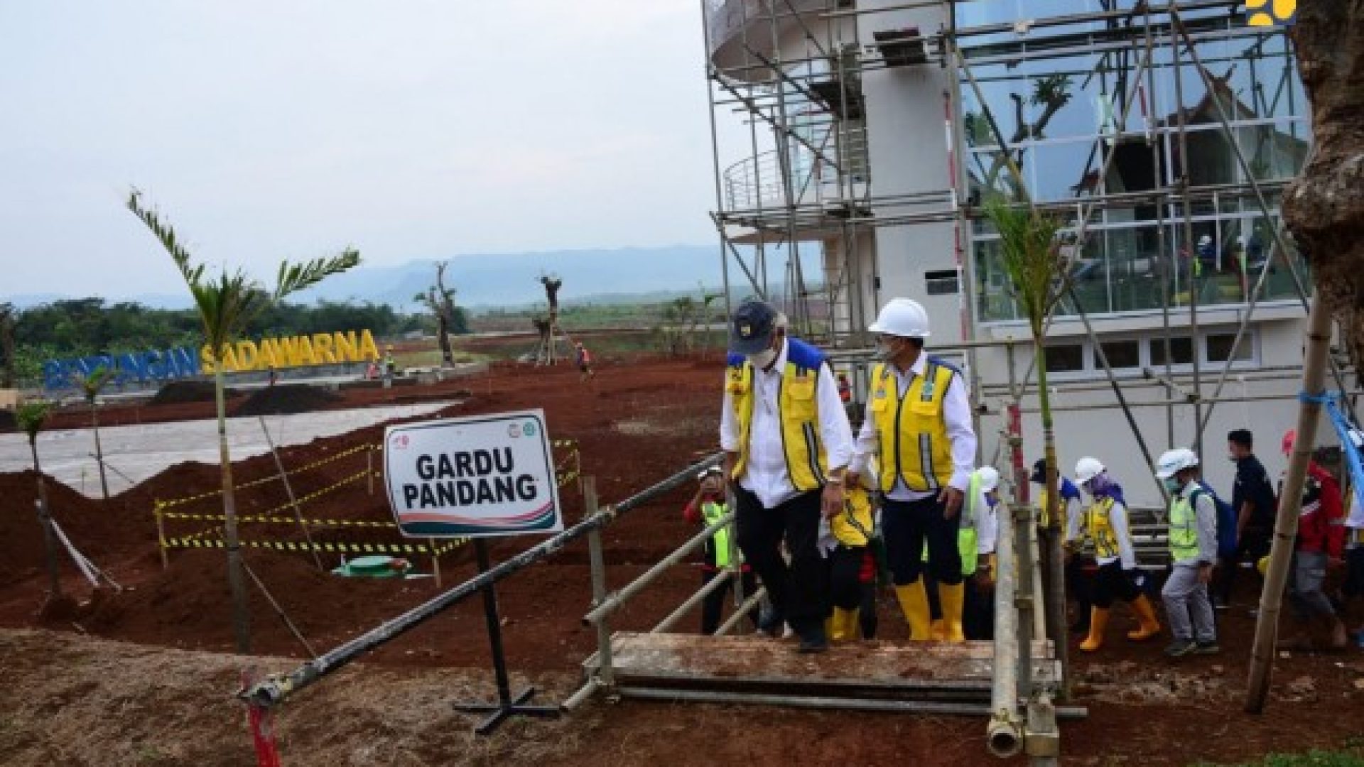 tinjau-bendungan-sadawarna-menteri-basuki-semoga-segera-memberi-manfaat-bagi-subang-dan-indramayu-689f203c-5056-42bd-a02c-62b71dd4c204